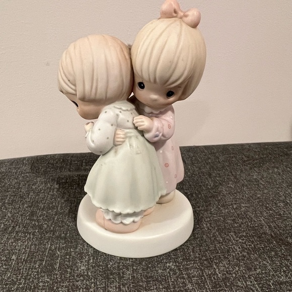 PRECIOUS MOMENTS Elegant Decor Figurine “that’s what friends are for” - Picture 2 of 9